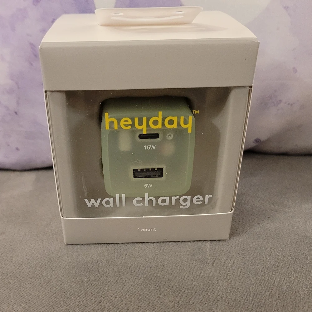 Green Wall Charger with USB-C and USB-A Ports